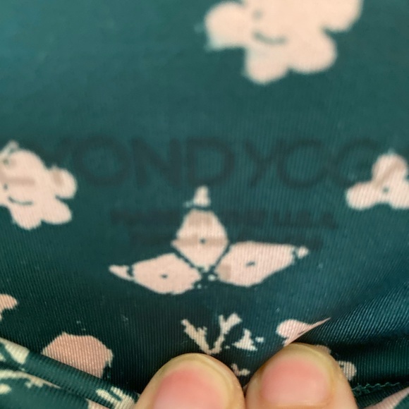 Beyond yoga floral pants size small - Picture 6 of 8